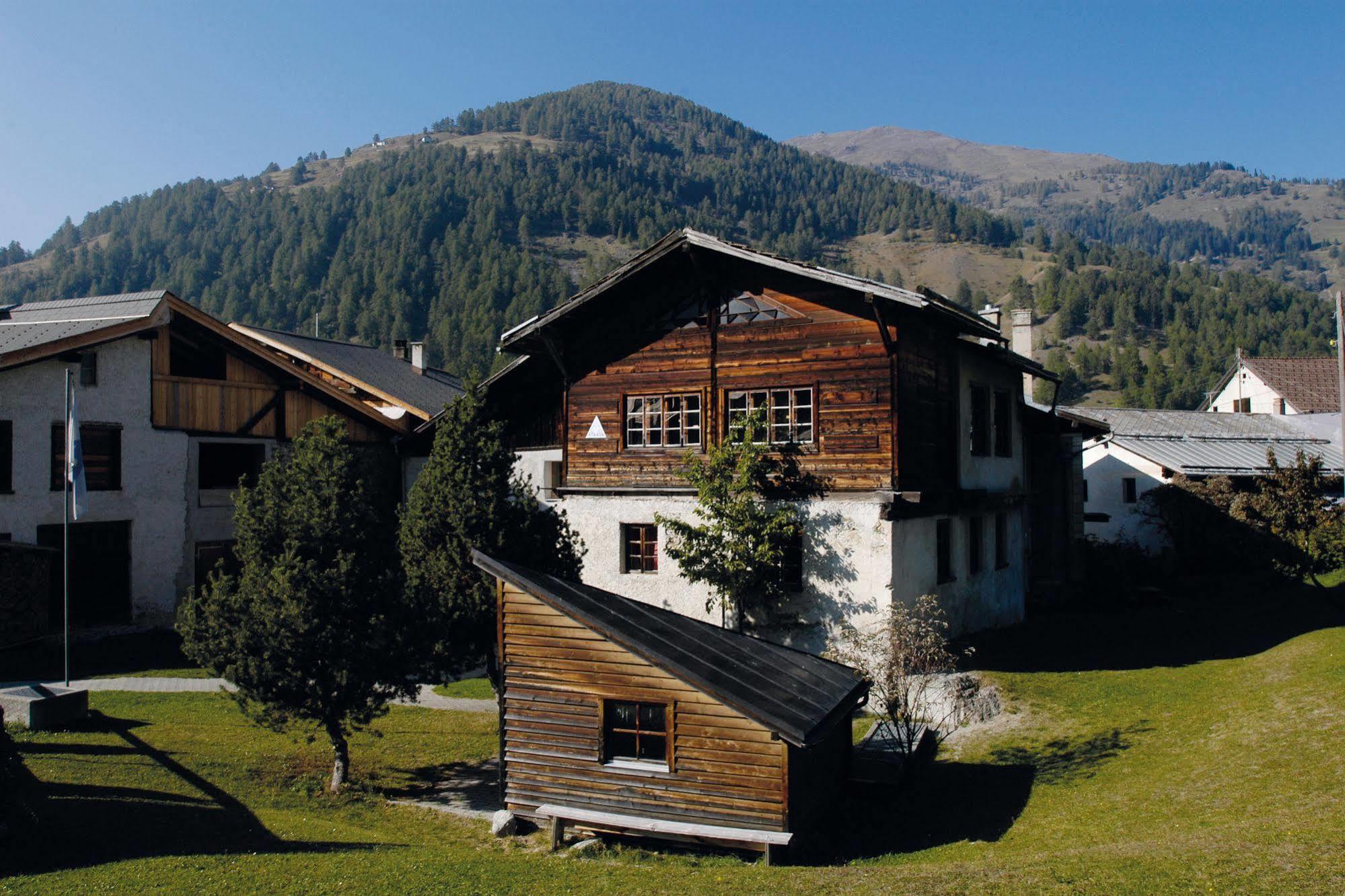 Sta-Maria Youth Hostel Santa Maria Val Muestair Buitenkant foto