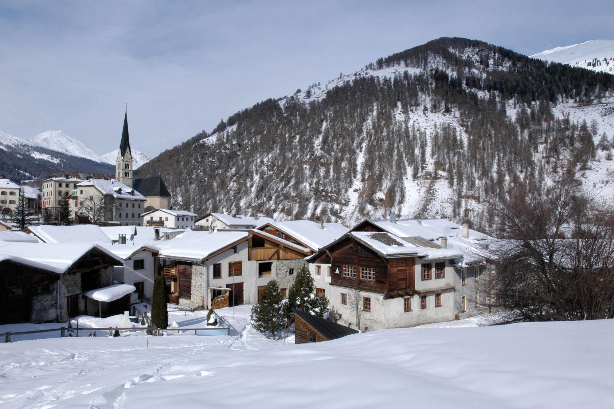 Sta-Maria Youth Hostel Santa Maria Val Muestair Buitenkant foto