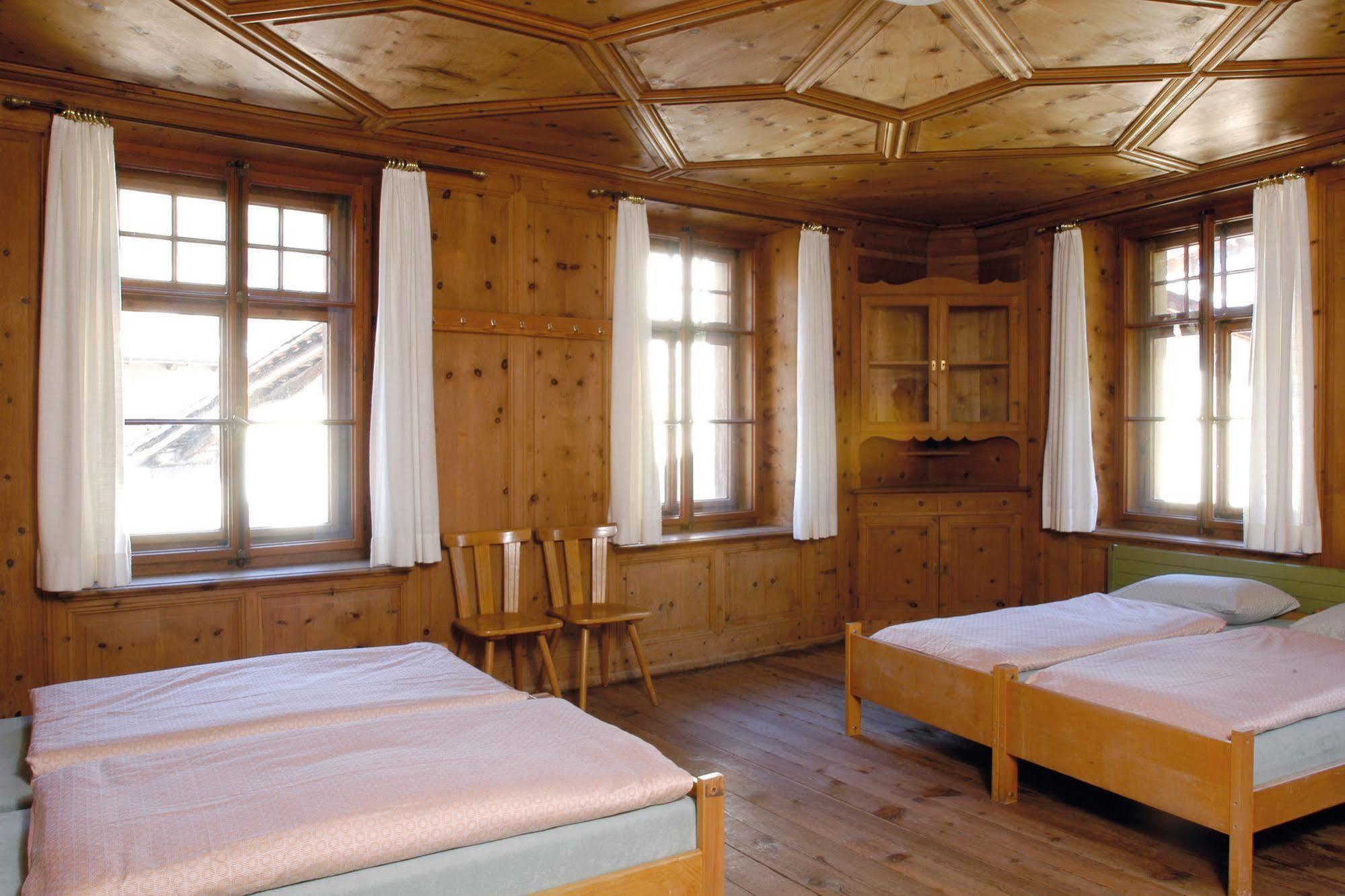 Sta-Maria Youth Hostel Santa Maria Val Muestair Buitenkant foto