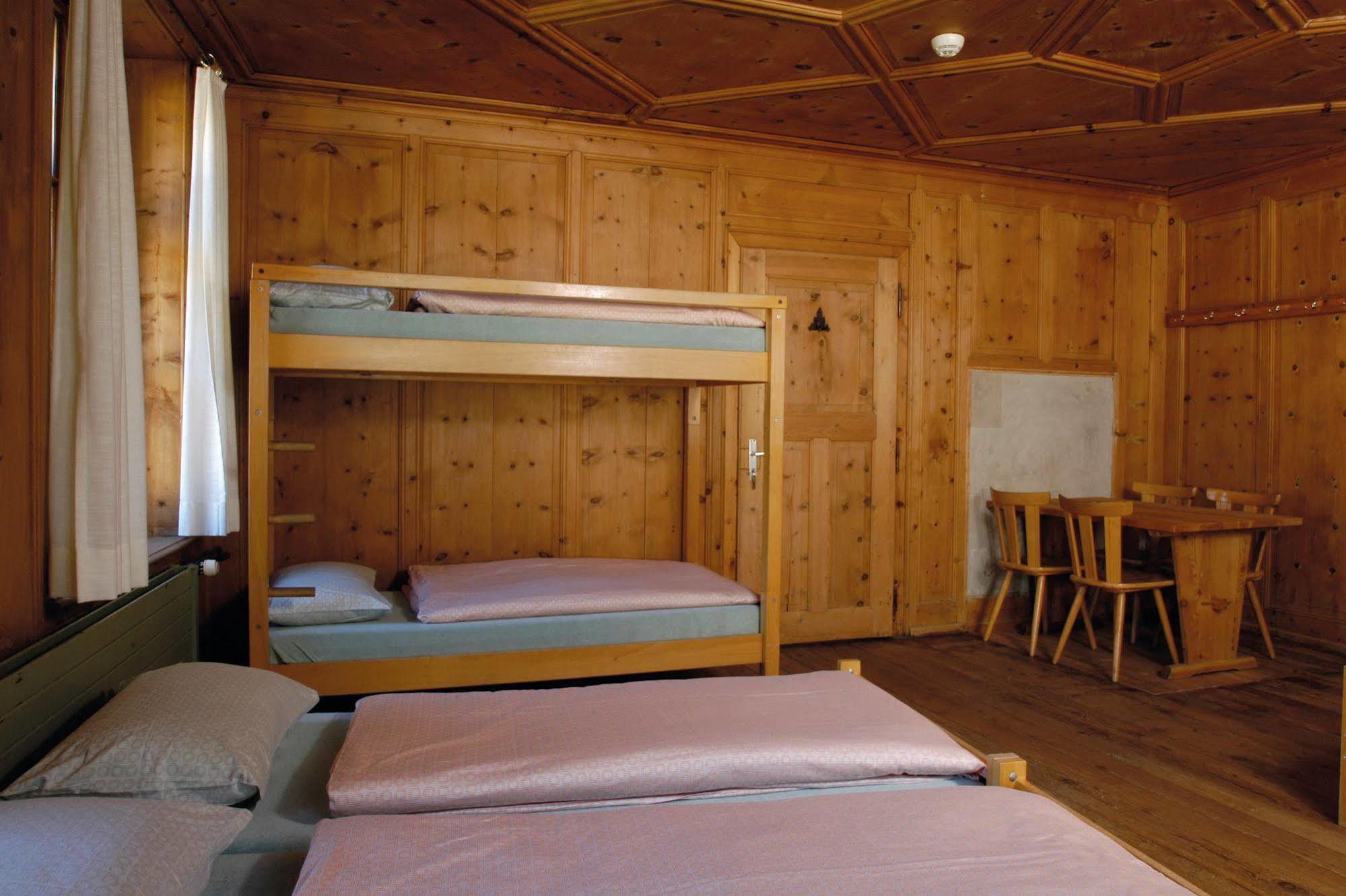 Sta-Maria Youth Hostel Santa Maria Val Muestair Buitenkant foto