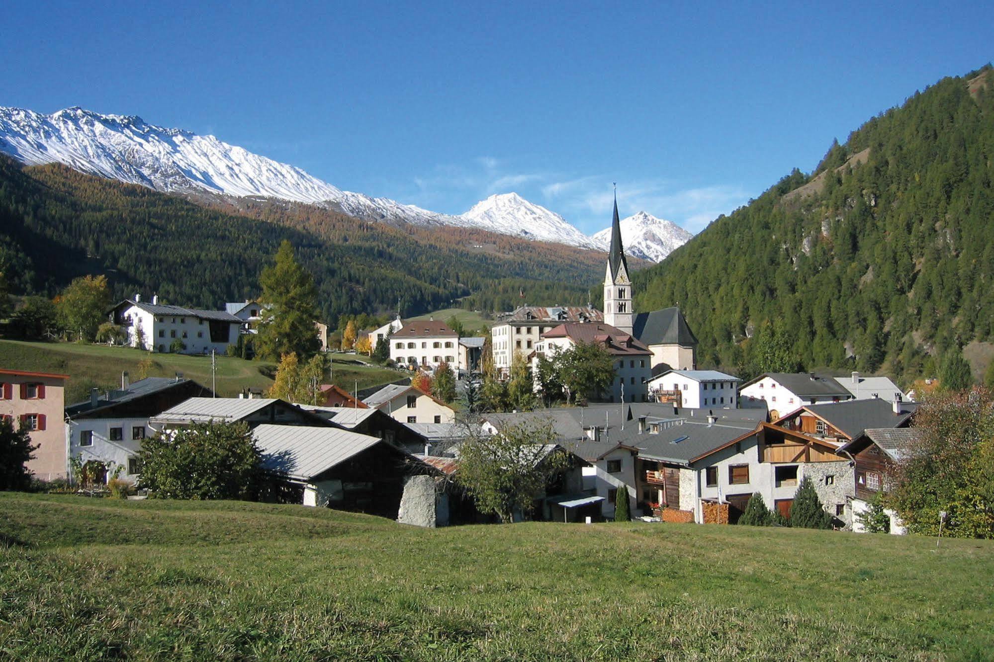 Sta-Maria Youth Hostel Santa Maria Val Muestair Buitenkant foto