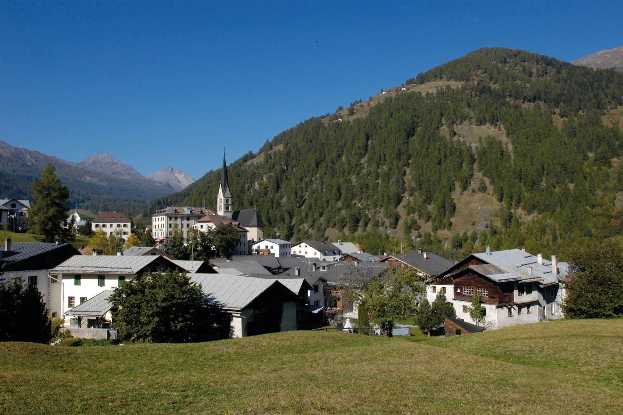 Sta-Maria Youth Hostel Santa Maria Val Muestair Buitenkant foto